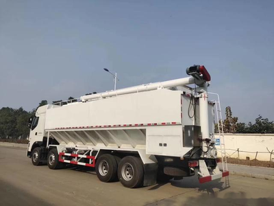 國(guó)六柳汽乘龍散裝飼料車 專業(yè)高效的農(nóng)業(yè)運(yùn)輸解決方案